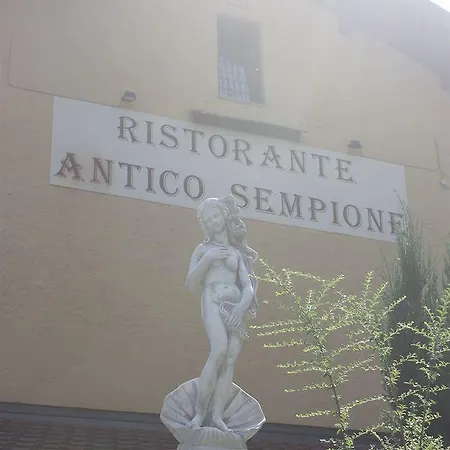 Antico Sempione Nocleg ze śniadaniem *